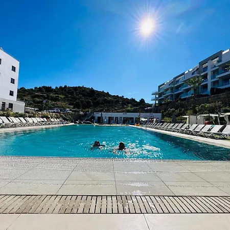 Hacienda El Sueno 3301 *